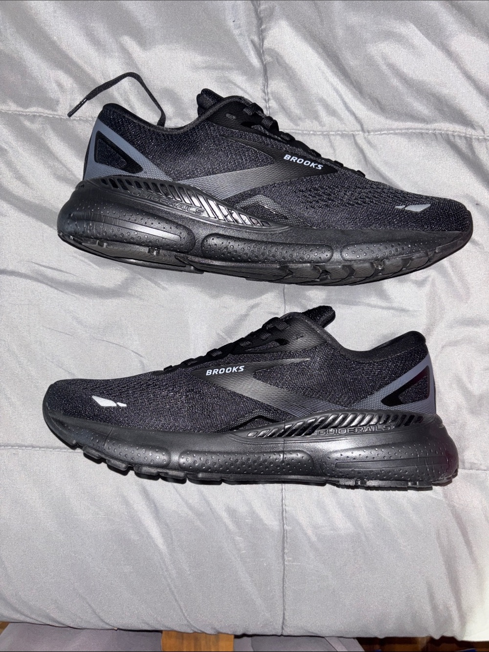 Brooks Adrenaline GTS Men's Running Shoes - Black with Gray Accents - Picture 2 of 6